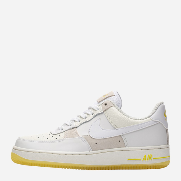 Жіночі кеди низькі Nike Air Force 1 Low '07 Wmns FQ0709-100 40 Бежеві (196609228331) - зображення 1