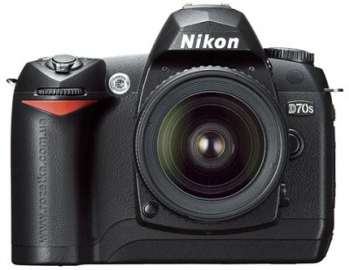 Фотоаппарат Nikon D70s KIT W/ AF-S DX 18-70mm f/ 3.5-4.5G купить на ...