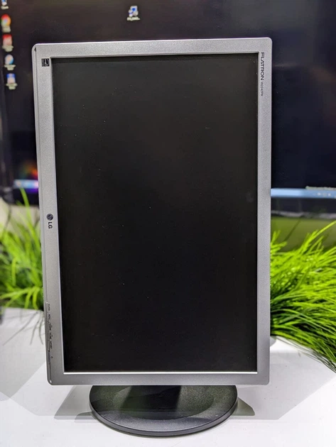 Монитор LG Flatron W2242T / 22