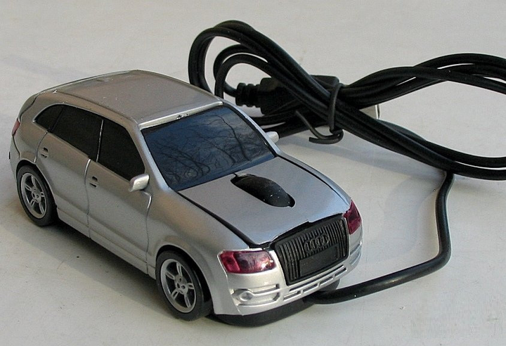 Мышка компьютерная проводная Audi Q5 серебристая L0119 - изображение 2
