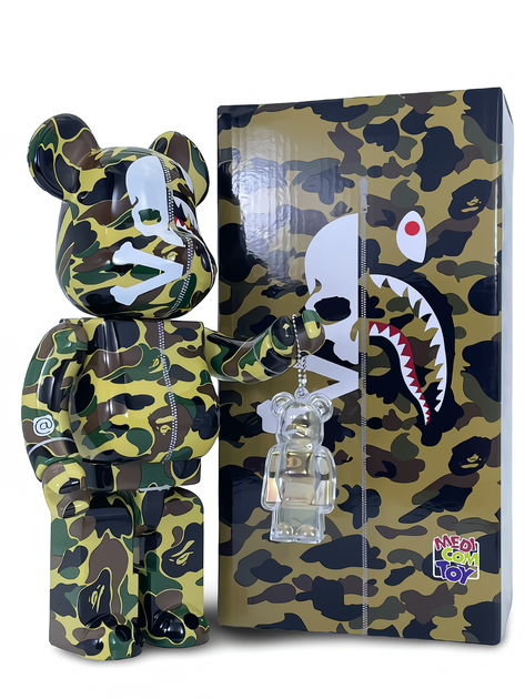 Статуетка Bearbrick x BAPE Mastermind Green Camo 400% 28 см Medicom Toy Камуфляжна Акула. - зображення 5