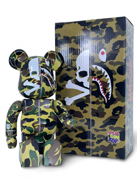 Статуетка Bearbrick x BAPE Mastermind Green Camo 400% 28 см Medicom Toy Камуфляжна Акула. - зображення 7