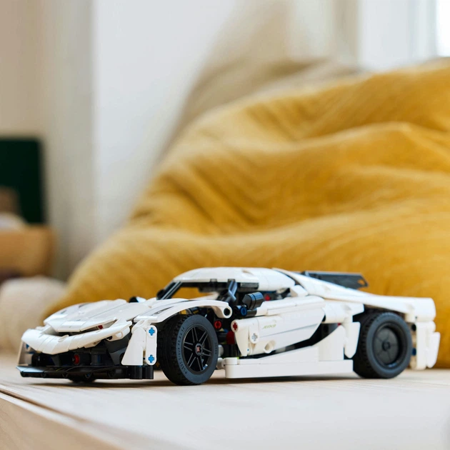 Конструктор LEGO Technic Koenigsegg Jesko Absolut - Білий гіперкар