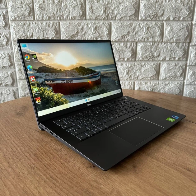 Ігровий ноутбук Dell Vostro 5402 / 14.6