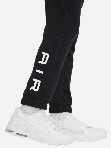 Dres chłopięcy (bluza bez kaptura + spodnie) ocieplany NIke N NSW Air Crew Set 86J792-023 122-128 cm Czarny (825663768193) - obraz 5