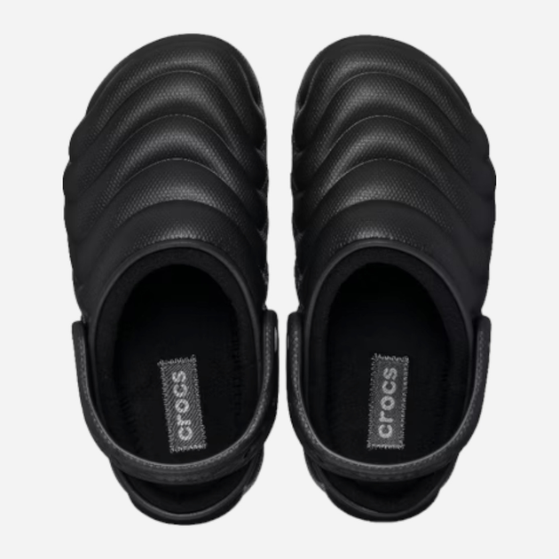 Жіночі крокси утеплені Crocs Classic Lined Overpruff Clog 210059-001 36-37 Чорні (196265759743/0196265759743) - зображення 5