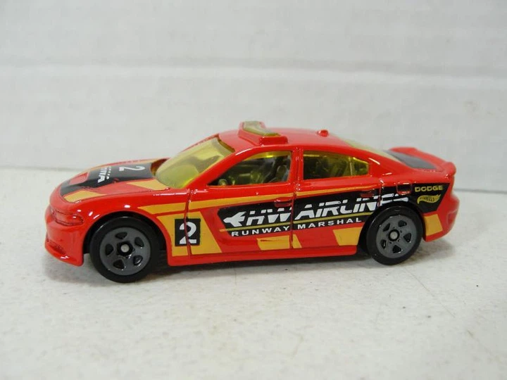 Машинка Хот Вилс 1:64 Полиция 15 Dodge Charger SRT коллекция HW