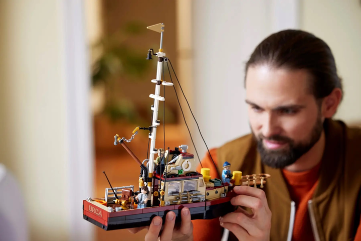 Zestaw klocków LEGO Ideas Szczęki 1497 elementów (21350) - obraz 11