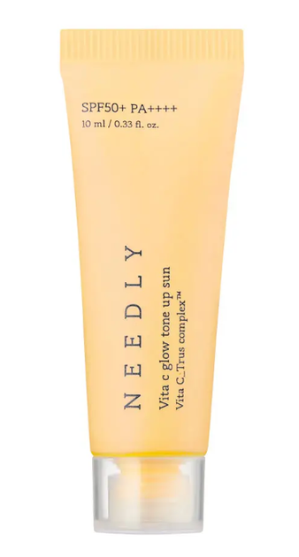 Солнцезащитный крем с эффектом освещения и сияния SPF 50+ PA++++ Needly Vita C Glow Tone Up Sun 10 мл - Фото 1 Солнцезащитный крем с эффектом освещения и сияния SPF 50+ PA++++ Needly Vita C Glow Tone Up Sun 10 мл - изображение 1