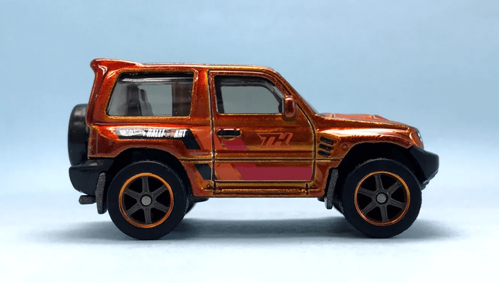 Машинка Базовая Hot Wheels Mitsubishi Pajero Evolution Super