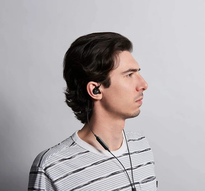 SHURE AONIC 5 SE53BABK＋UNI-A SHURE AONIC 5 有線イヤホン ブラック 高遮音性 マイク・リモコン付