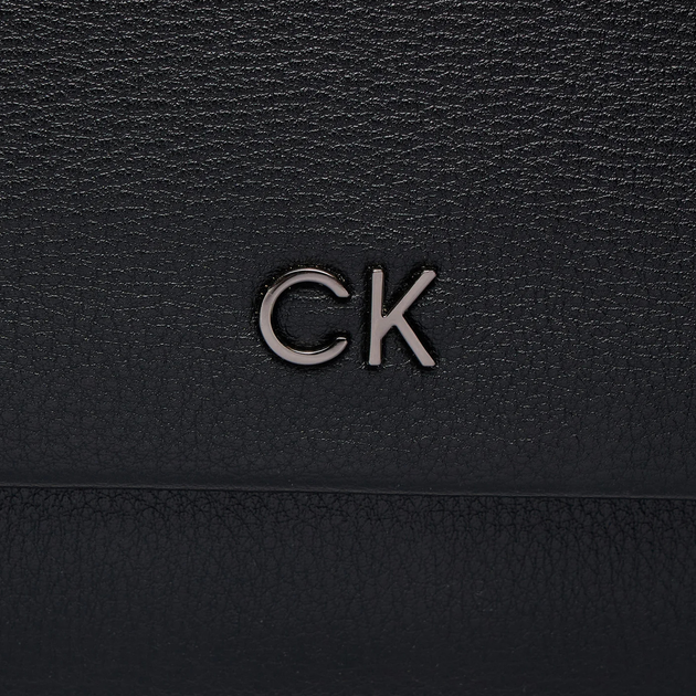 Сумка жіноча середня Calvin Klein K60K612139-BEH Чорна (8720639018444) - зображення 5