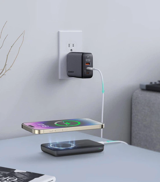 УМБ AUKEY 6700 mAh 15W Magnetic Wireless Charger Grey (PB-MS01) - зображення 5