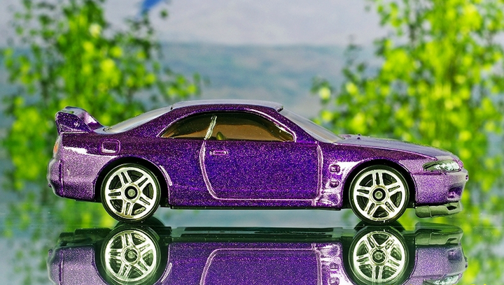 Машинка Базовая Hot Wheels Nissan Skyline GT-R R33 Then and Now 1