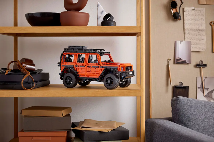 Zestaw klocków LEGO Technic Mercedes-Benz G 500 2891 elementy (42177) - obraz 9