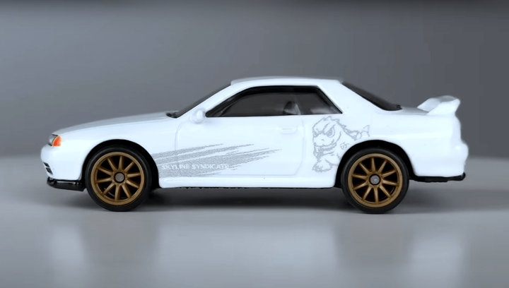 Машинка Premium Hot Wheels Nissan Skyline GT-R (BNR32) Boulevard 1