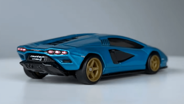 Машинка Premium Hot Wheels Lamborghini Countach LPI 800-4