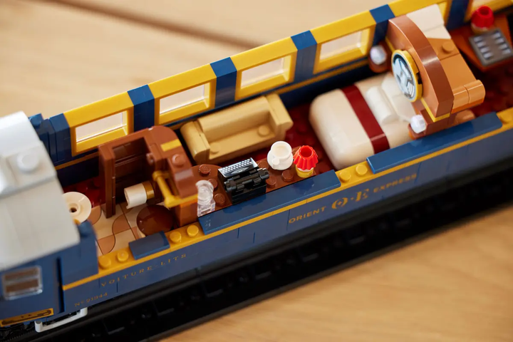 Конструктор LEGO Ideas Потяг Східний експрес 2540 елементів (21344) - зображення 12