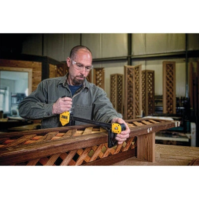 Струбцина DeWALT "XL" триггерная (быстрозажимная), 600 мм, давление 270 кг. (DWHT0-83186) - изображение 3