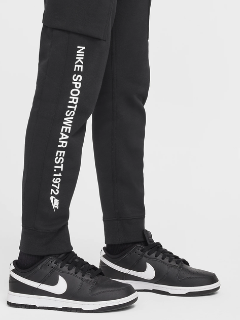 Подростковые теплые спортивные штаны на флисе для мальчика Nike B Nsw Si Cargo Pant Bb HM4337-010 137-147 см Черные (197599796923) - Фото 4 Подростковые теплые спортивные штаны на флисе для мальчика Nike B Nsw Si Cargo Pant Bb HM4337-010 137-147 см Черные (197599796923) - изображение 4
