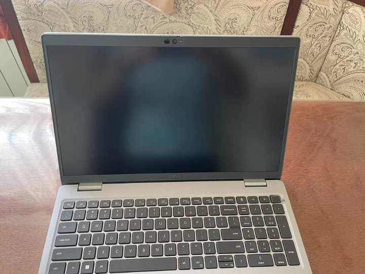 Игровой ноутбук Dell Precision 3570 / 15.6" (1920x1080) IPS / Intel Core i7-1255U (10 (12) ядер по 3.5 - 4.7 GHz) / 16 GB DDR4 / 512 GB SSD / nVidia Quadro T550, 4 GB GDDR6, 64-bit / WebCam б/у - Фото 5 Игровой ноутбук Dell Precision 3570 / 15.6" (1920x1080) IPS / Intel Core i7-1255U (10 (12) ядер по 3.5 - 4.7 GHz) / 16 GB DDR4 / 512 GB SSD / nVidia Quadro T550, 4 GB GDDR6, 64-bit / WebCam б/у - изображение 5