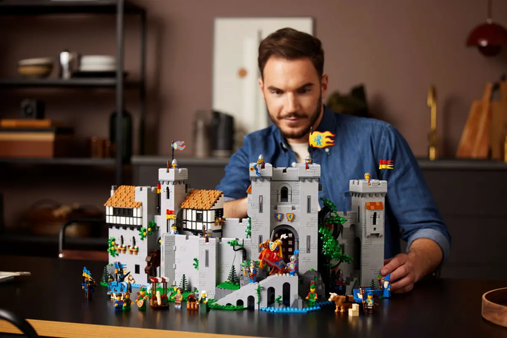 Конструктор LEGO Icons Замок лицарів герба Лева 4514 елементів (10305) - зображення 6