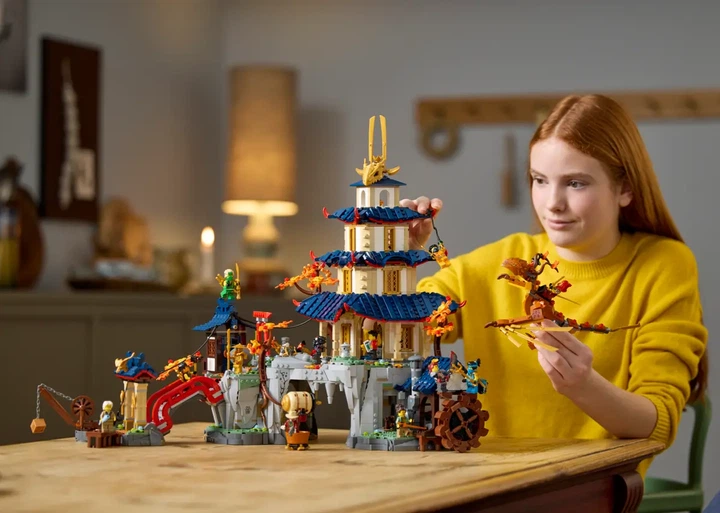 Конструктор LEGO Ninjago: Турнирный город с храмом 1650 элементов