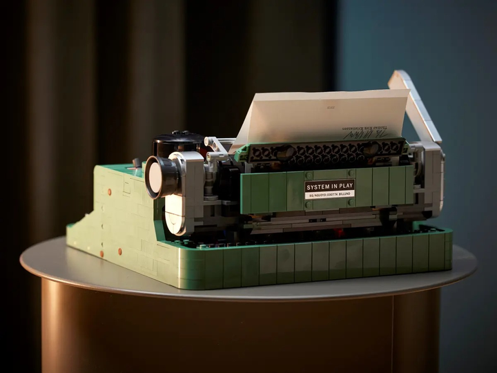Конструктор LEGO Ideas Друкарська машинка 2079 елементів (21327) - зображення 15