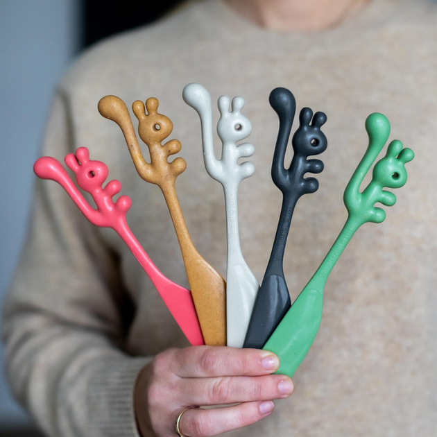 Ніж для нарізки масла Koziol Yummi nature wood (5902973428841) - зображення 3