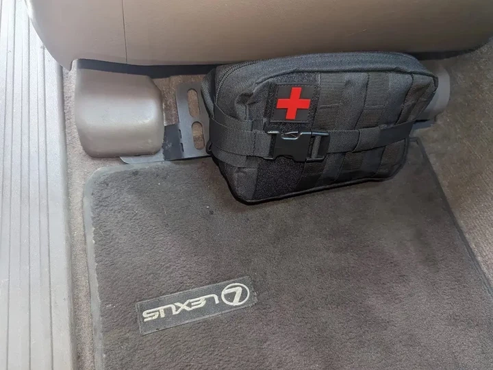 Molle-панель под переднее сиденье XRoad на Toyota Land Cruiser Prado 120, Lexus GX 470 - изображение 14