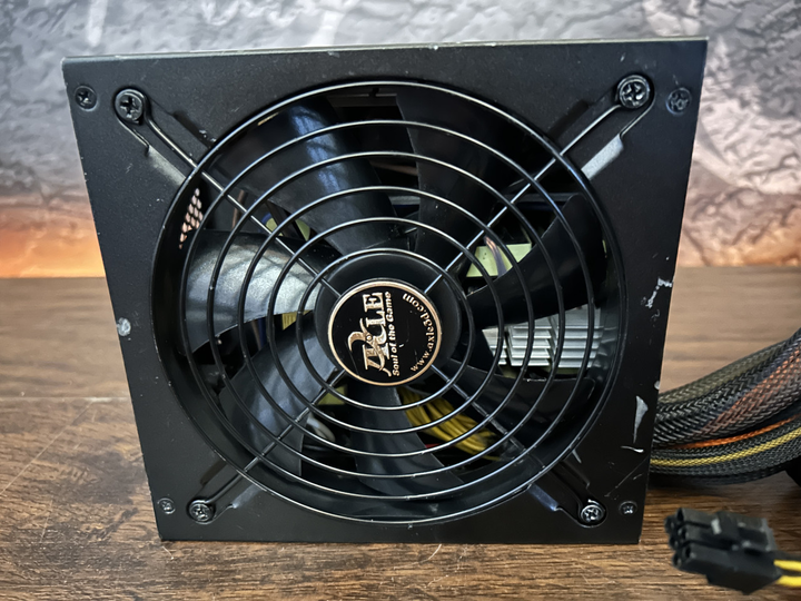 Блок питания Axle AX-P700P 700W Б/У - изображение 1