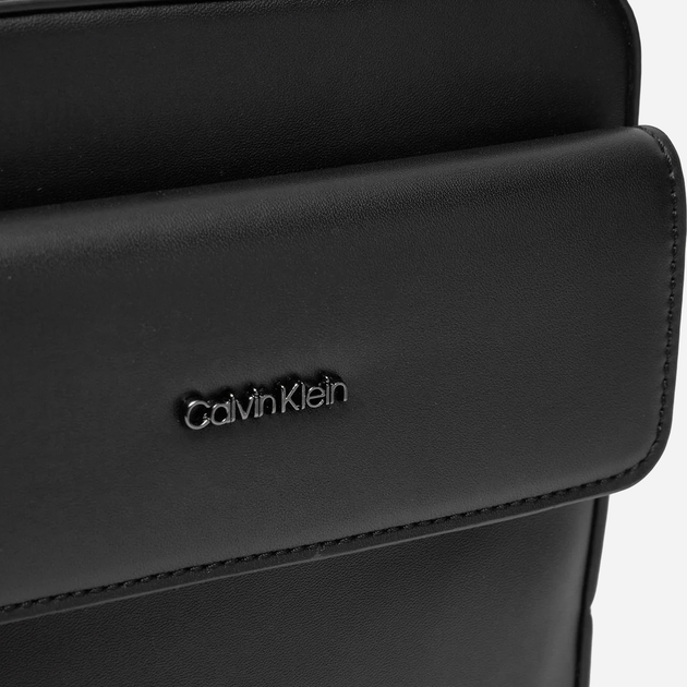 Torba listonoszka męska Calvin Klein K50K512221-BEH Czarna (8720639573219) - obraz 5