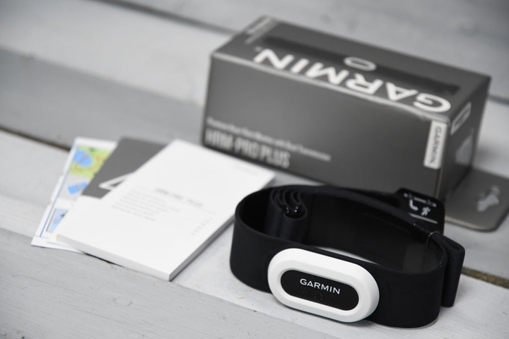 Нагрудний пульсометр для спорту та відстеження серецевого ритму Garmin HRM-Pro Plus (010-13118-00) датчик Sensor ANT+ Bluetooth BLE та ANT+ для Polar | Bryton | Wahoo | Lezyne | Apple Watch чорний ремінець з білим датчиком - зображення 3