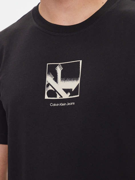 Футболка бавовняна довга чоловіча Calvin Klein Jeans J30J325687-BEH L Чорна (8720639023882) - зображення 4