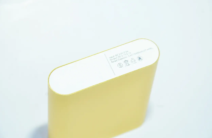 Портативний зарядний пристрій Power Bank Gold 3600 mAh - зображення 4