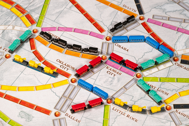 Додаток до настільної гри Days of Wonder Ticket to Ride: 20. Річниця Ексклюзивний набір потягів Жовтий (0824968999158) - зображення 15