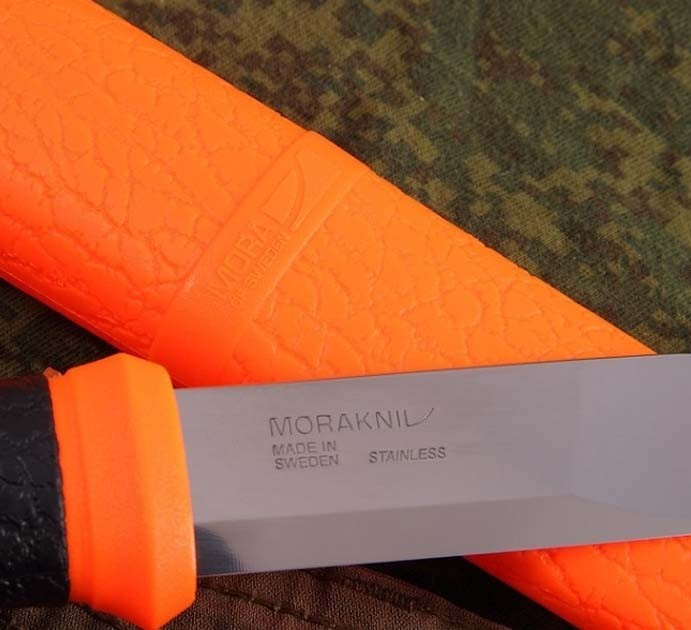 Нож Morakniv Outdoor 2000 stainless steel оранжевий - изображение 2