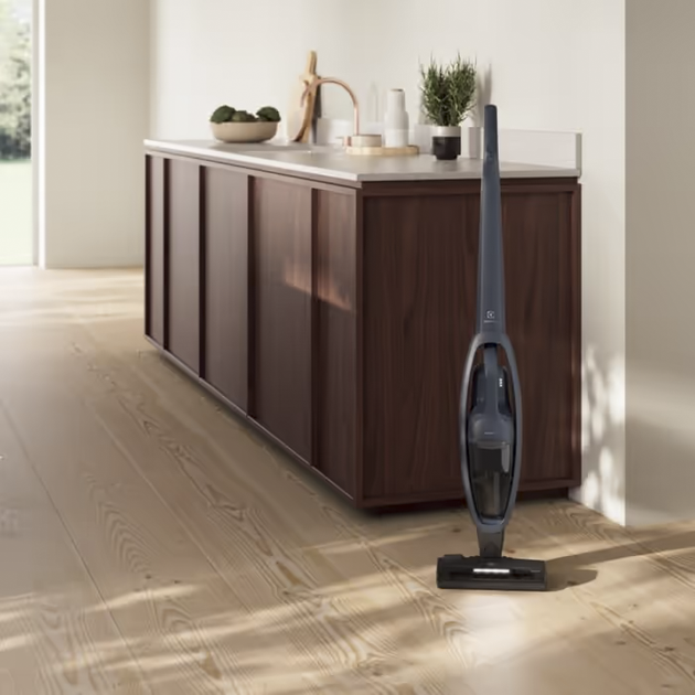 Аккумуляторный пылесос Electrolux 500 Clean ES52CB18DB Denim Blue - Фото 10 Аккумуляторный пылесос Electrolux 500 Clean ES52CB18DB Denim Blue - изображение 10