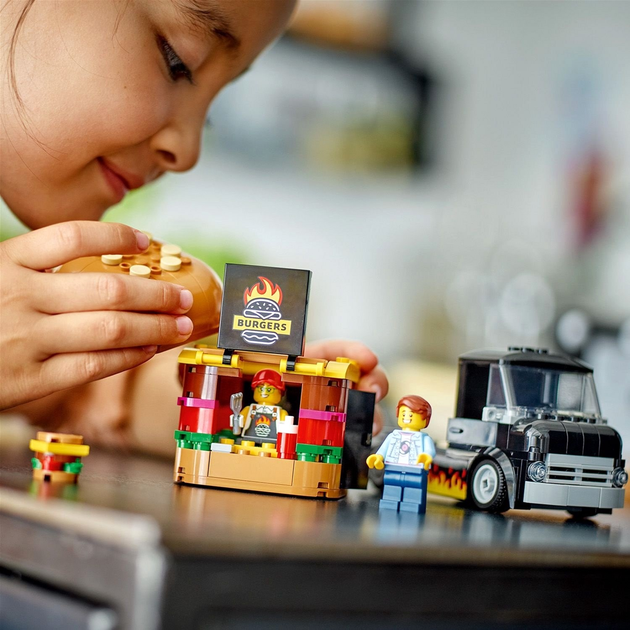 Конструктор LEGO City Вантажівка з бургерами 194 деталі 6 шт (60404) - зображення 6