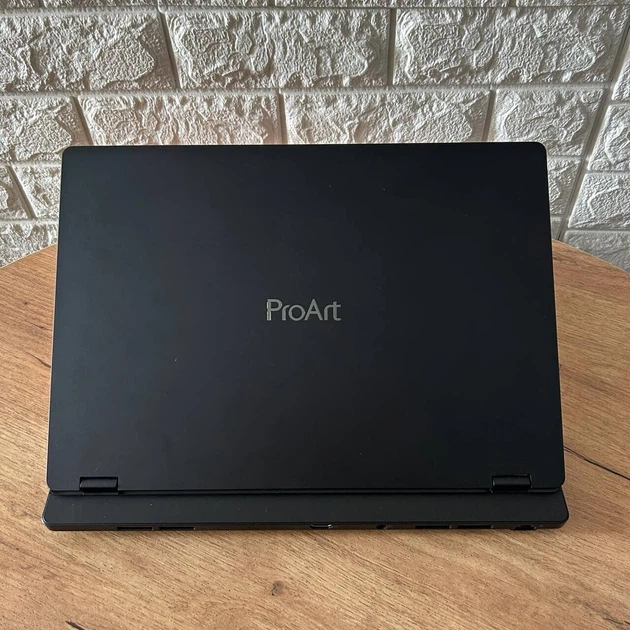 Игровой ноутбук Asus ProArt Studiobook 16 OLED H7604JV / 16" (3200x2000) OLED Touch / Intel Core i9-13980HX (24 (32) ядра по 4.0 - 5.6 GHz) / 16 GB DDR5 / 1000 GB SSD NVMe / nVidia GeForce RTX 4060, 8 GB GDDR6, 128-bit / WebCam б/у - изображение 3