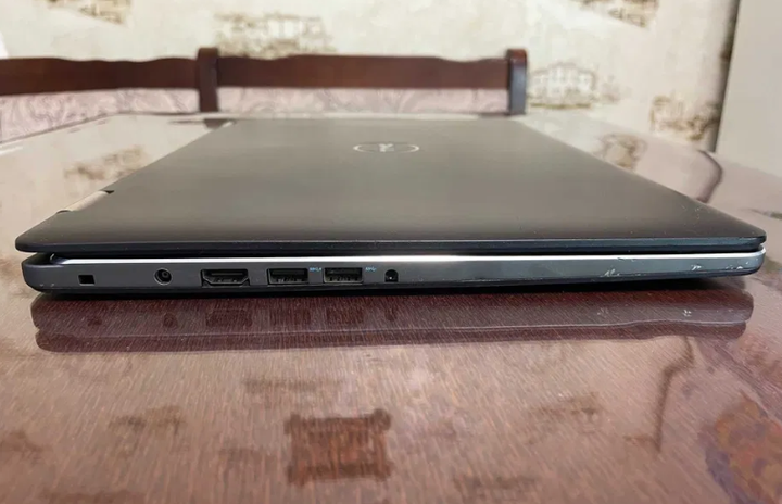 Ноутбук-трансформер Dell Inspiron 15 7568 / 15.6" (3840x2160) IPS Touch / Intel Core i7-6500U (2 (4) ядра по 2.5 - 3.1 GHz) / 8 GB DDR3 / 256 GB SSD / Intel HD Graphics 520 / WebCam б/в - Фото 6 Ноутбук-трансформер Dell Inspiron 15 7568 / 15.6" (3840x2160) IPS Touch / Intel Core i7-6500U (2 (4) ядра по 2.5 - 3.1 GHz) / 8 GB DDR3 / 256 GB SSD / Intel HD Graphics 520 / WebCam б/в - зображення 6