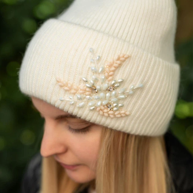 Шапка женская из ангорки, вышивка ручной работы, универсального размера, цвет белый - Фото 2 Шапка женская из ангорки, вышивка ручной работы, универсального размера, цвет белый - изображение 2