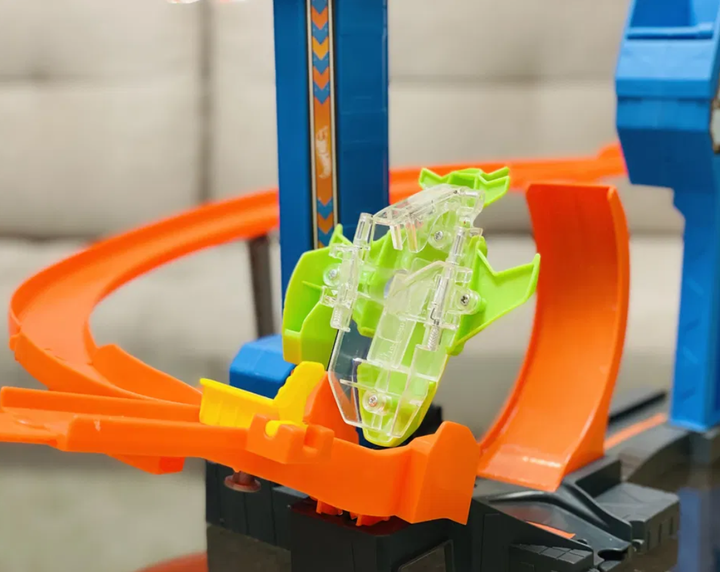 Игровой набор Гоночный трек Hot Wheels Гонки в аэропорту (GFH90) - изображение 5