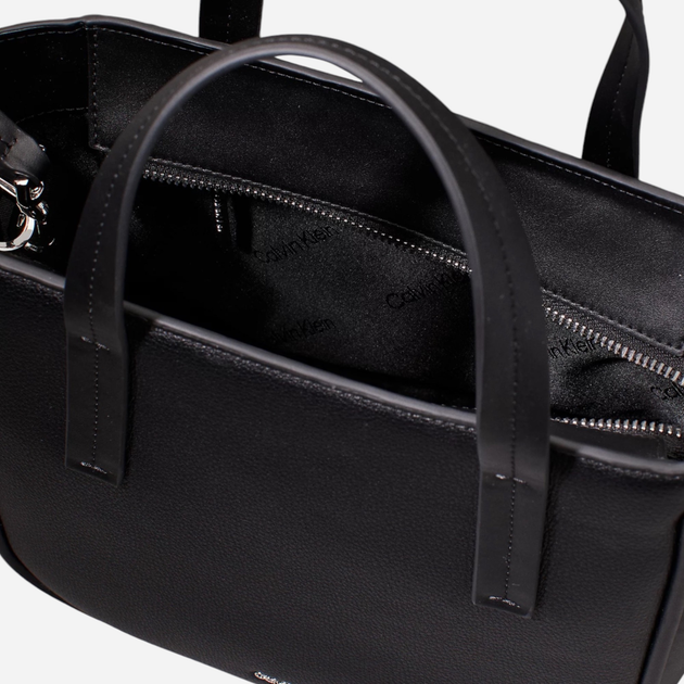 Сумка крос-боді через плече жіноча маленька Calvin Klein K60K612522-BEH Чорна (8720639574711) - зображення 4