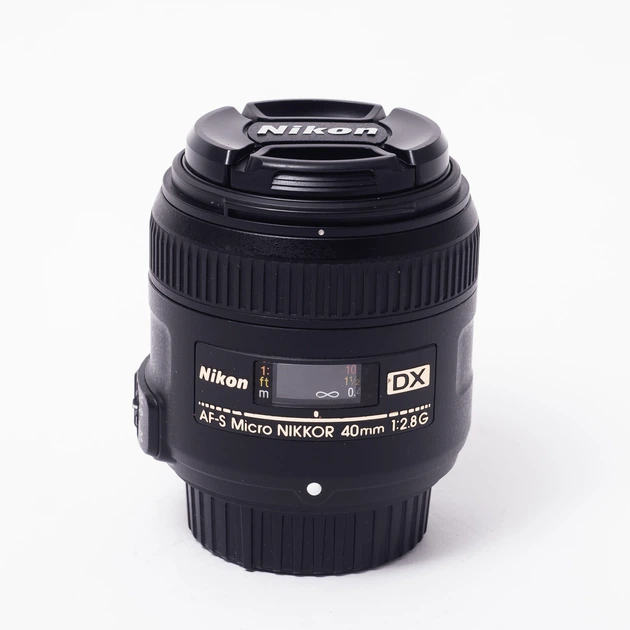 NIKON　単焦点レンズ 40mm 1:2.8G Amazon.co.jp: Nikon AF-S DX Micro 40mm f/2.8G : 家電＆カメラ