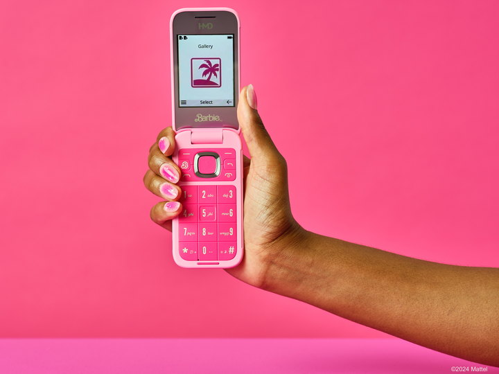 Мобільний телефон HMD Barbie Phone Pink (1GF030APC1L07) - зображення 3