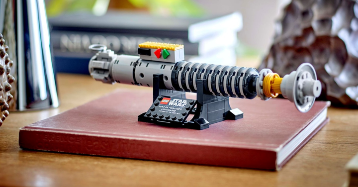 Zestaw klocków LEGO Star Wars Miecz świetlny Luke’a Skywalkera 145 elementow (40730) - obraz 4