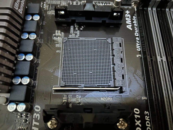 Материнская плата Gigabyte GA-78LMT-USB3 (sAM3+, AMD 760G) Б/У - изображение 4
