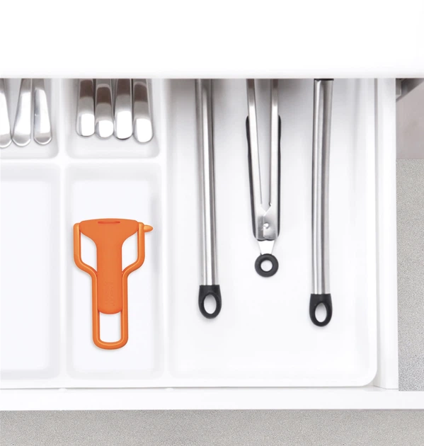 Овочечистка Joseph Joseph SafeStore з захистом леза 14 cм Помаранчева (5028420003703) - зображення 7