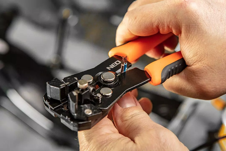 Automatyczny ściągacz izolacji NEO Tools 200 mm 01-540 (5907558454994) - obraz 6